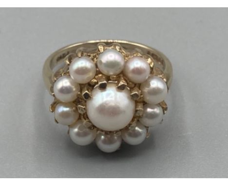 Ladies 9ct yellow gold and pearl cluster ring size M 5.2g gross