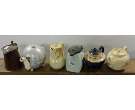 6 teapots – 1 enamel, 1 ceramic electric “Speedy”, 4 pottery (6)