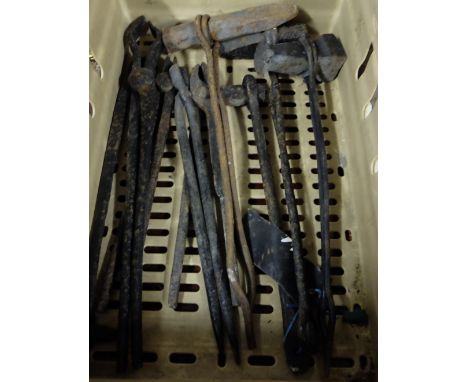 9 Blacksmiths Forge Gate Tools – incl. 5 chisels & 4 tongs 