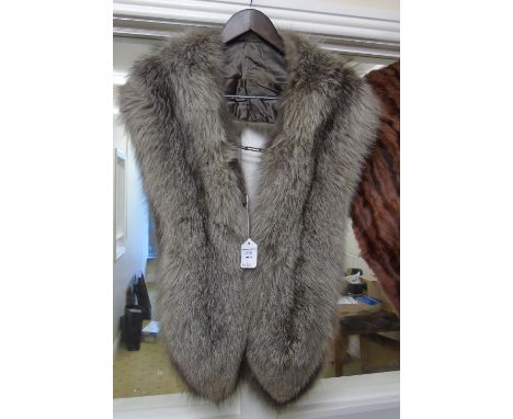 A Vintage Silver Fox Fur Stole, fully lined with tie to front.
