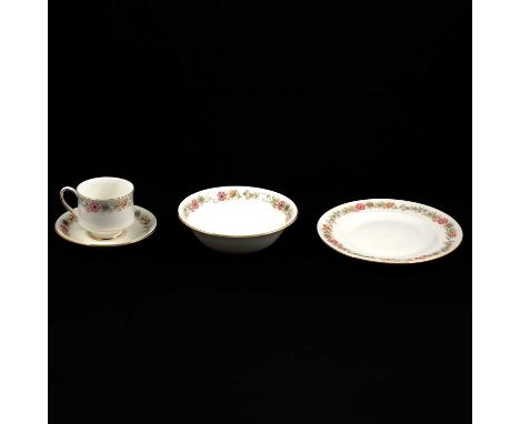 A Royal Albert 'Belinda' pattern part dinner and tea service, comprising plates, bowls, cups and saucers.