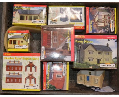 Hornby OO gauge model railway Skaledale track-side buildings, eight including double road engine shed; farm house; singal box