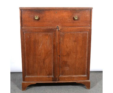 George III oak cupboard, rectangular top with reeded edge, frieze drawer above two panelled doors, bracket feet, width 100cm,