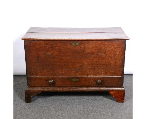 George III oak mule chest, rectangular hinged lid, single drawers, bracket feet, width 96cm, depth 47cm, height 64cm.