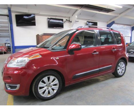 Make &amp; Model: Citroen C3 Picasso Excl HDIDate of Reg: KS10 WDPColour: Redcc: 1560MoT: 05-08-2022Fuel Type: DIESELMileage: