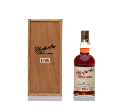 GLENFARCLAS 1989 THE FAMILY CASKS | Distilled: 1989 | Bottled: 30.11.2006 | ABV: 60% | Region: Speyside | Country: Scotland |