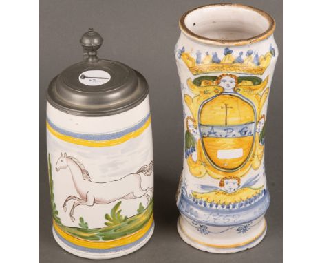 Walzenkrug und Albarello. Deutsch / Italien 20. Jh. Fayence, bunt bemalt, H=18 bzw. 24,5 cm. 