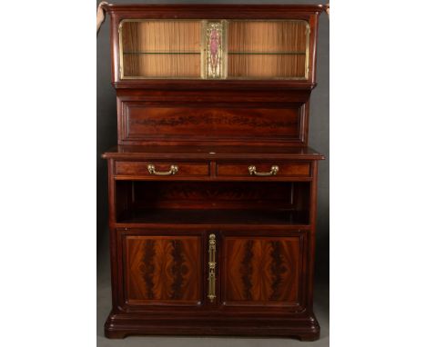 Jugendstil-Buffet. Frankreich, Jacques Gruber (1870-1936) attrib. Massiv Mahagoni, teilw. furniert. Ausgesägte Füße; Sockel, 