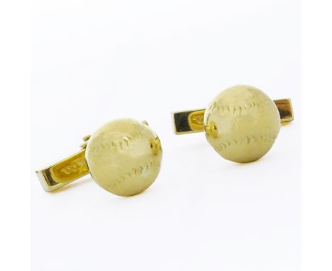 Men's Tiffany & Co 18 Karat Yellow Gold Baseball Cufflinks. Signed, stamped 750. Very good condition. Measure 3/4" x 3/8". Ap