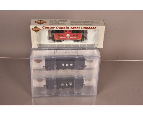 American HO Gauge Broadway Limited H2A 3-Bay Norfolk &amp; Western Hopper Cars,  801 a pack of six in black livery, together 