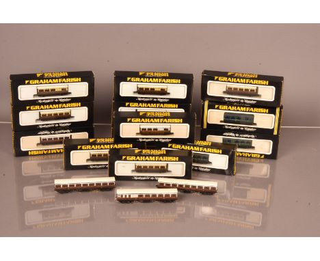 Graham Farish N Gauge Caledonian GWR and Somerset &amp; Dorset Coaching Stock, GWR four wheeled coaches, 0664 (6), 0674 (2), 