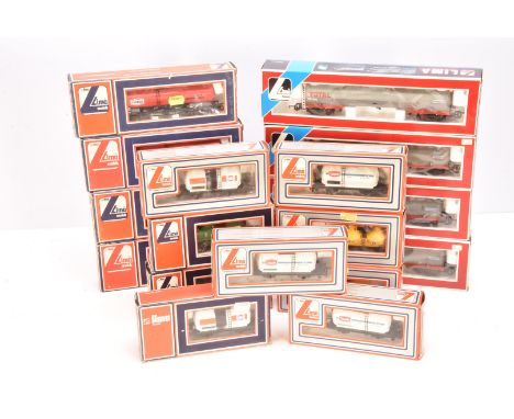 Lima OO Gauge Tank Wagons, all boxed 30 5649 100 ton bogie tank wagons Total (4), smaller bogie tank wagons, 30 2916 W Texaco