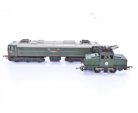 Tri-ang 00 Gauge Pantograph Locomotives , R351 BR green 27000 'Electra', F-G, both pantographs unattached and will need parts