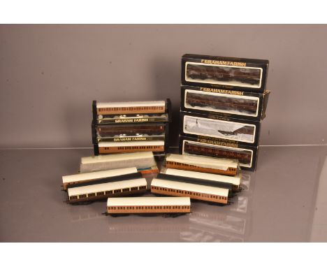 Graham Farish 00 Gauge Coaches, LNER Teak style (7, two in boxes, two in bubble packs, three unboxed), LMS crimson 57' (5, al