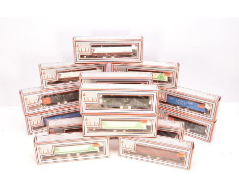 Lima OO Gauge Bogie Pallet Vans and Ore Tippler Wagons, all boxed, pallet vans 30566OW Fisons (3), 305661W UKF Fertilisers (2