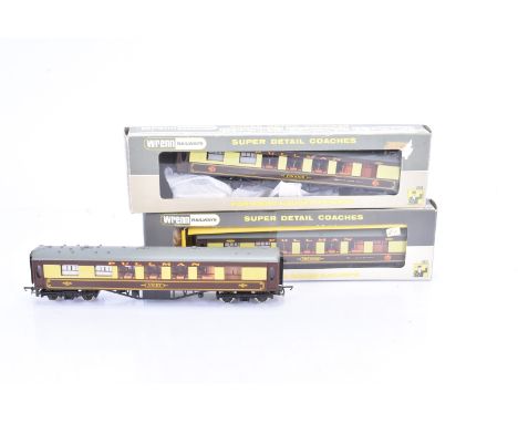 Wrenn 00 Gauge Fleche D'Or Golden Arrow and other Pullman Coaches, Fleche D'Or, 'Perseus' (2), 'Phoenix' (one Fleche label mi