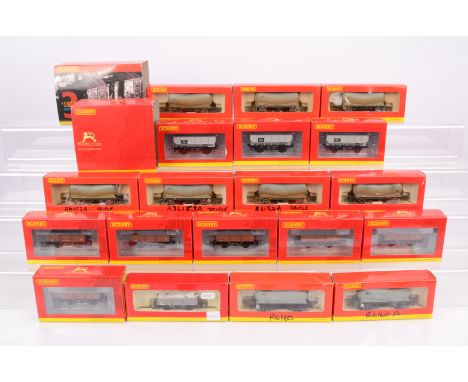 Hornby 00 Gauge Goods Rolling Stock,  R6252A VEE Tank wagons (factory weathered), R6153A weathered (possibly additional weath