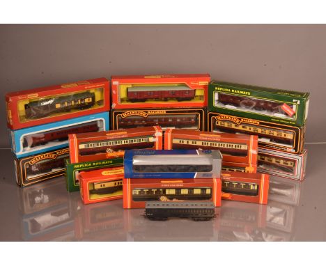 OO Gauge Coaching Stock,  various examples mostly boxed in various liveries, crimson and cream Hornby Margate (3) in incorrec