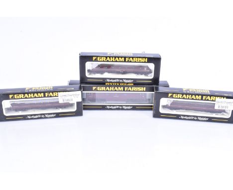 Graham Farish by Bachmann N Gauge  Diesel Locomotive and BR Maroon Coaches, a cased with card sleeve 371-400 Class 52 locomot