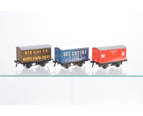 ACE Trains 0 Gauge Private Owners Van Set 9 comprising NE Gunpowder Van, Seccotine and Huntley and Palmers Vans, in original 