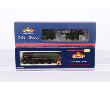 Bachmann OO Gauge Steam Locomotives with Tenders, two boxed examples, 32-310 Collett Goods 3217 in GWR green and 32-555 Class
