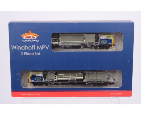 Bachmann OO Gauge Windoff Track Maintenance Model,. a boxed 31-576DC Windhoff MPV two piece Master and Slave set, in blue/gre
