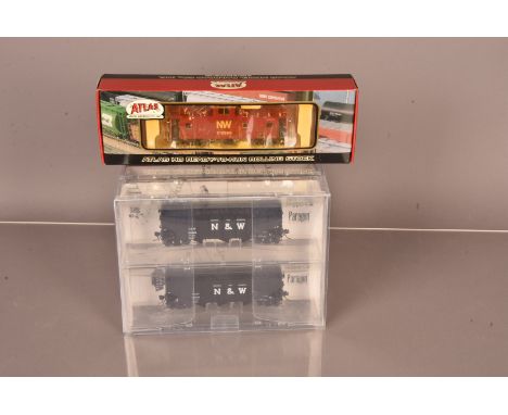 American HO Gauge Broadway Limited H2A 3-Bay Norfolk &amp; Western Hopper Cars,  800 a pack of six in black livery, together 