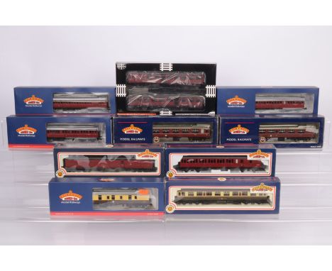 Bachmann and Kernow Model Rail Centre Maroon and GWR Coaching Stock, a boxed collection, BR maroon examples, Bachmann 60' Bir