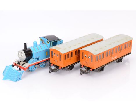 Bachmann G Gauge Thomas Series Thomas the Tank Engine Annie and Clarabel,   with cow catcher (unattached), all unboxed G-VG (