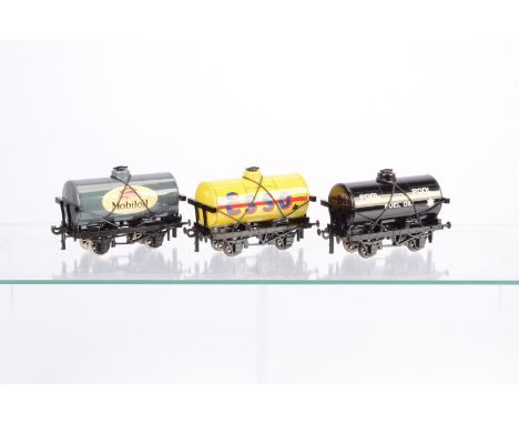 ACE Trains 0 Gauge Tanker Set 8, comprising Mobiloil, Esso and black POOL Tank wagons, in original box, E, appear unrun/light