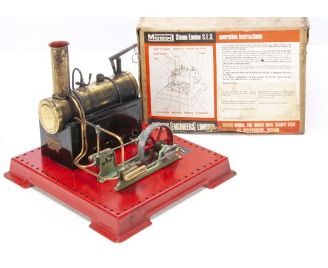 A boxed Mamod SE3 Twin-cylinder Stationary Engine, with lever-operated whistle, steam regulator and brass-bodied 'super' spir