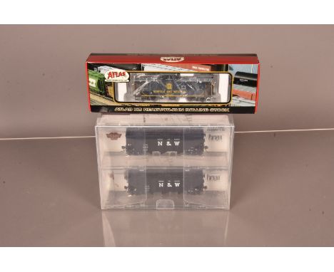 American HO Gauge Broadway Limited H2A 3-Bay Norfolk &amp; Western Hopper Cars,  803 a pack of six in black livery, together 