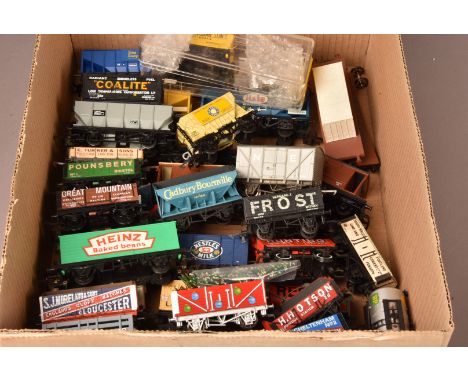 Collection of unboxed 00 Gauge Hornby Mainline Dapol Graham Farish Lima Trix and other makers Goods Rolling stock, including 
