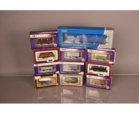 Dapol Motorised Track Cleaning Car and various Goods Wagons, B800 blue Track Cleaner (appears unused), various wagons includi