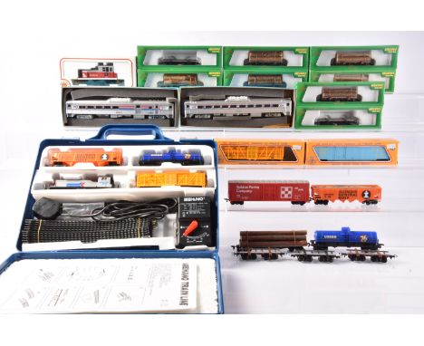 American HO Gauge Freight Starter Sets by Mehano Diesel Railcar and Freight Cars, a boxed set T355 includes Amtrak 5858 diese