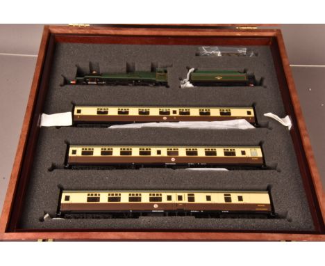 Bachmann OO Gauge Cambrian Coast Express Limited Edition Cased Set, in wooden case with outer card box, 31-2000 comprises, Ma