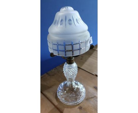 Cut glass table lamp with frosted glass shade (height 35cm) 