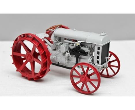 UNIVERSAL HOBBIES A 1:16 SCALE DIE-CAST MODEL OF A FORDSON F 1917 TRACTOR (grey) 