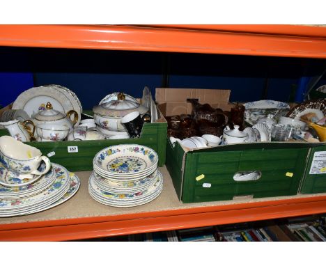 THREE BOXES AND LOOSE TEA AND DINNER WARES, to include twenty three pieces of Mason's 'Regency' pattern dinner wares: a sauce