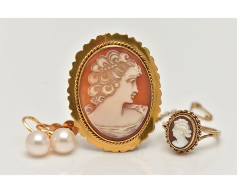 THREE ITEMS OF JEWELLERY, to include a 9ct gold cameo ring, with 9ct hallmark, ring size J, an oval cameo brooch depicting a 