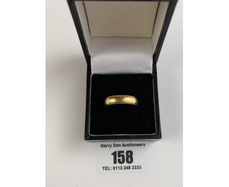 18k gold wedding band, size R, w: 5 gms