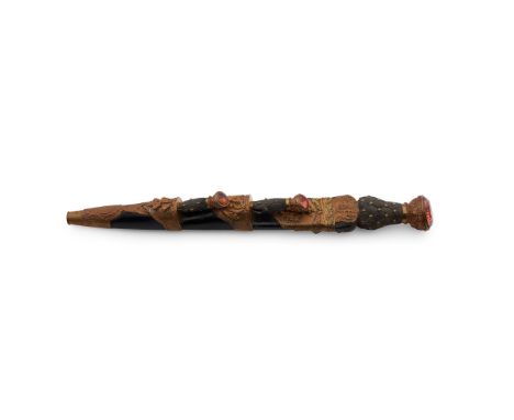 AN EDWARDIAN CAMERON HIGHLANDERS OFFICERS DIRK MARSHALL &amp; AITKEN OF EDINBURGH the carved basket weave handle with acorn a