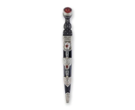 A LATE VICTORIAN HIGHLAND LIGHT INFANTRY OFFICERS DIRK WILLIAM ANDERSON OF EDINBURGH the basket weave cared handle with brass