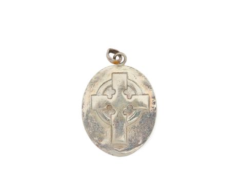 IONA - A SCOTTISH PROVINCIAL PENDANT ALEXANDER RITCHIE marked IONA, AR, of oval outline, a Celtic standing cross to obverse, 