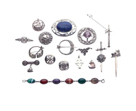 IONA - A COLLECTION OF SCOTTISH PROVINCIAL JEWELLERY ALEXANDER RITCHIE AND OTHER MAKERS to include a small cross pendant by A