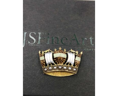 An antique 9ct gold enamel and seed pearl navel crown sweetheart brooch.  Stamped 9ct to the reverse, assessed as 9ct gold. W