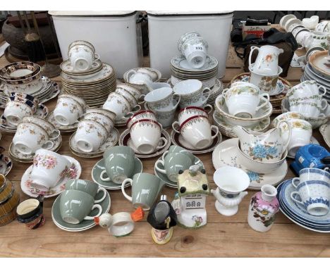 Crown Derby, Schiller, Aynsley, Poole and other tea wares, Johnson, Crown Ming and other plates and dinner wares