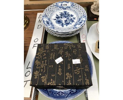 Five Meissen onion patter lace edged plates, a willow pattern plate and a boxed Chinese hardstone seal with a blue and white 