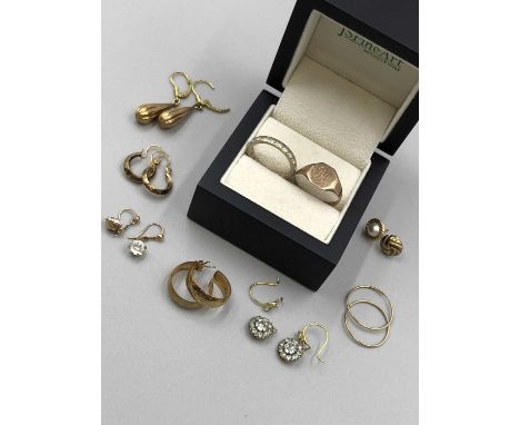 A collection of 9ct gold jewellery to include paste earrings, a signet ring, a white gold full eternity ring, hoops etc, some