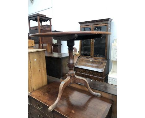A George III mahogany tripod table.   Dia. 82 x H 74cms